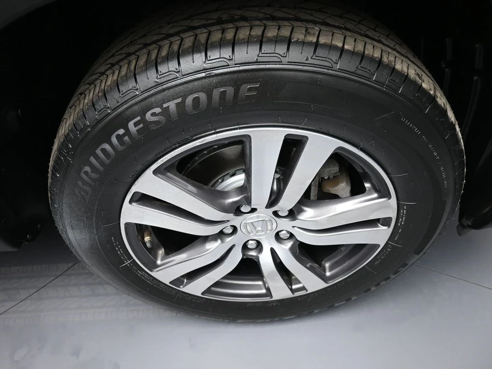 2018 Honda Pilot 3rd Gen - Image 12 of 21