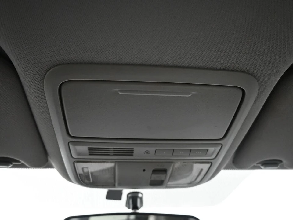 2018 Honda Pilot 3rd Gen - Image 17 of 21