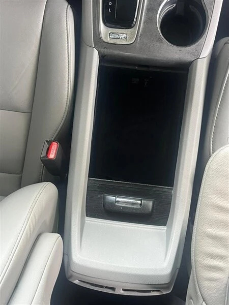 2018 Honda Pilot 3rd Gen - Image 10 of 19