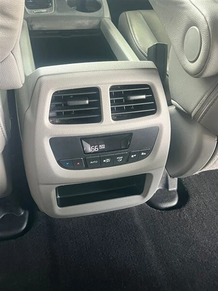 2018 Honda Pilot 3rd Gen - Image 17 of 19