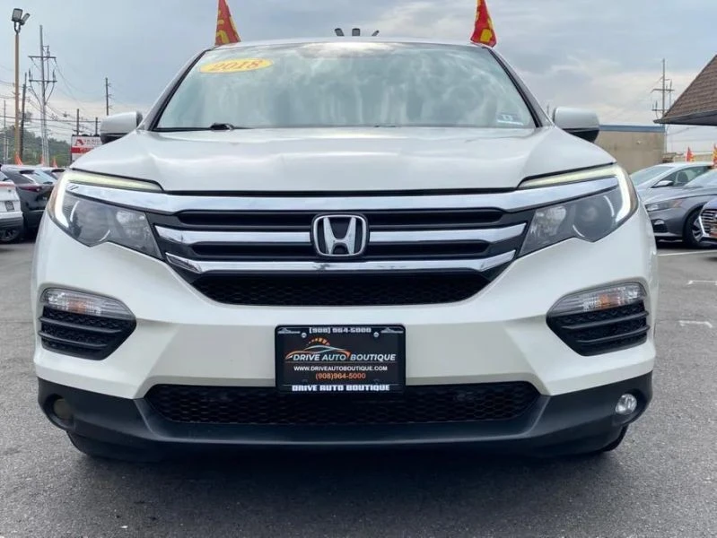 2018 Honda Pilot 3rd Gen - Image 2 of 12