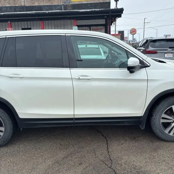 2018 Honda Pilot 3rd Gen - Image 11 of 12