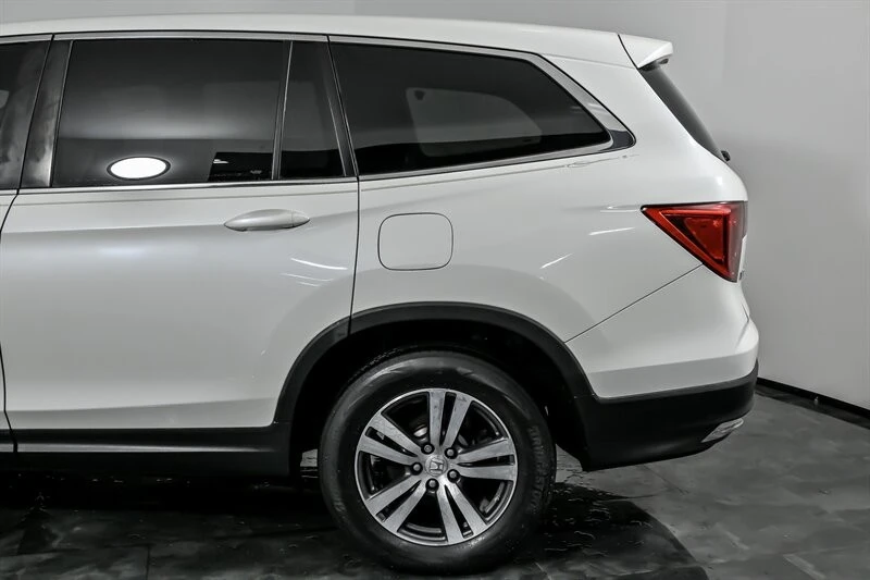 2018 Honda Pilot 3rd Gen - Image 8 of 21