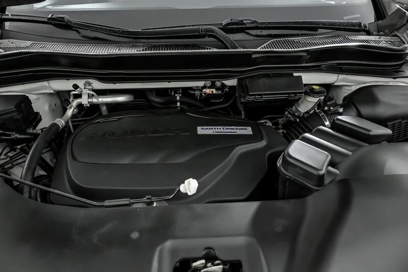 2018 Honda Pilot 3rd Gen - Image 15 of 21