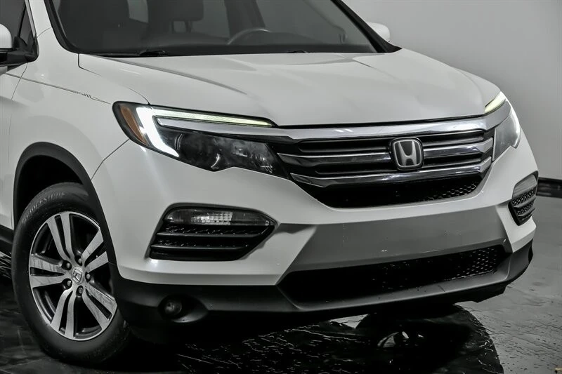 2018 Honda Pilot 3rd Gen - Image 2 of 21