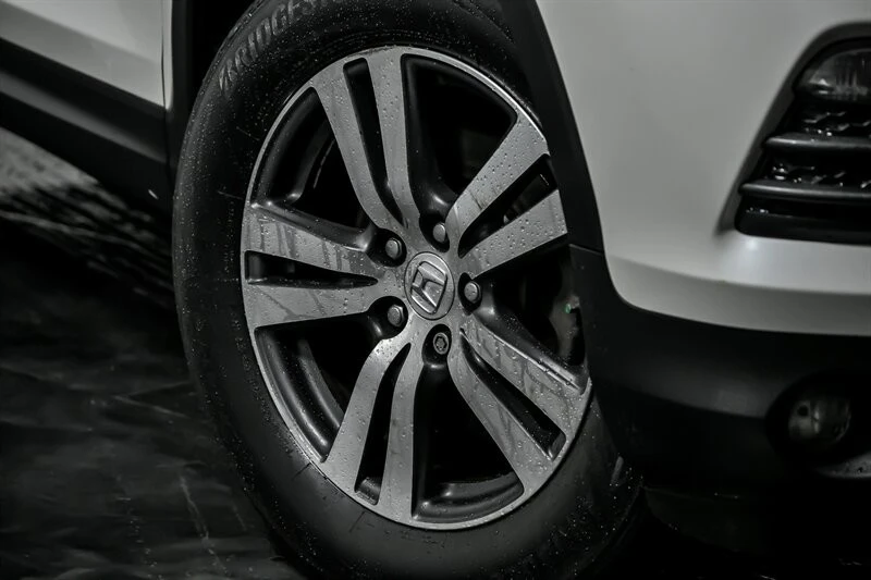 2018 Honda Pilot 3rd Gen - Image 3 of 21