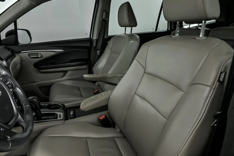 2018 Honda Pilot 3rd Gen - Image 19 of 21