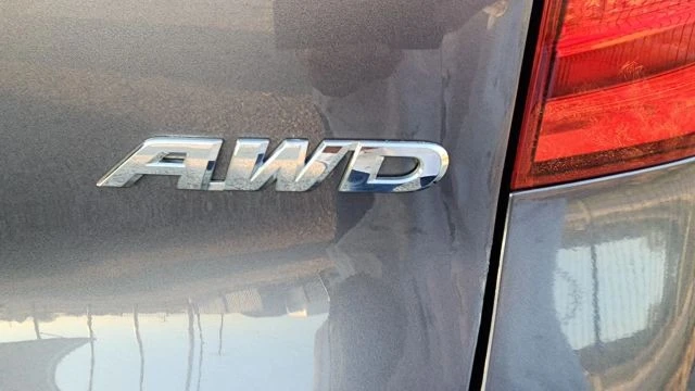 2018 Honda Pilot 3rd Gen - Image 15 of 21
