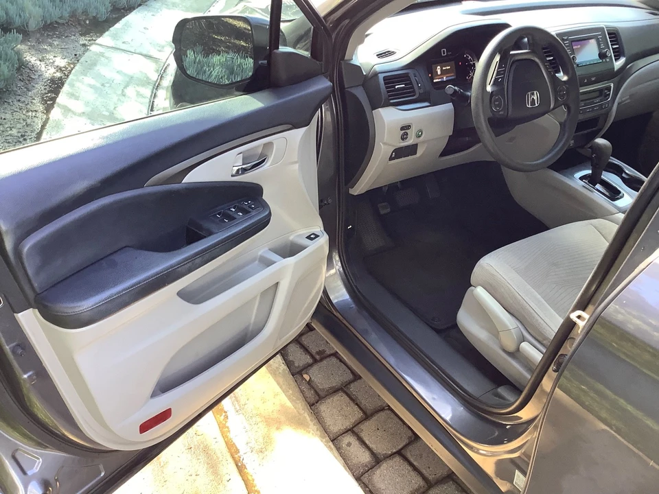 2018 Honda Pilot 3rd Gen - Image 10 of 17