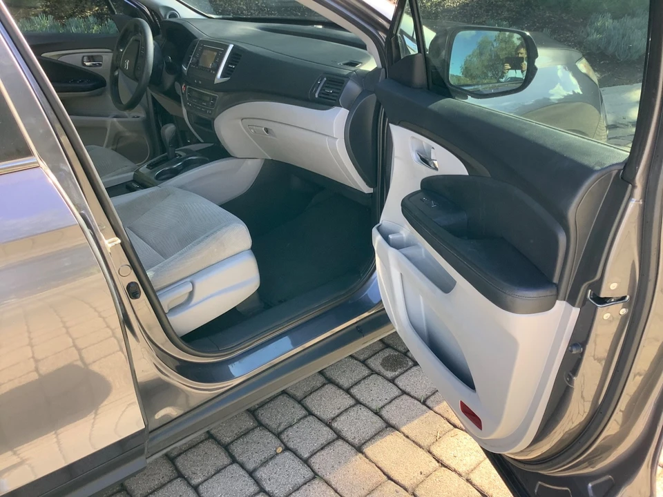 2018 Honda Pilot 3rd Gen - Image 14 of 17
