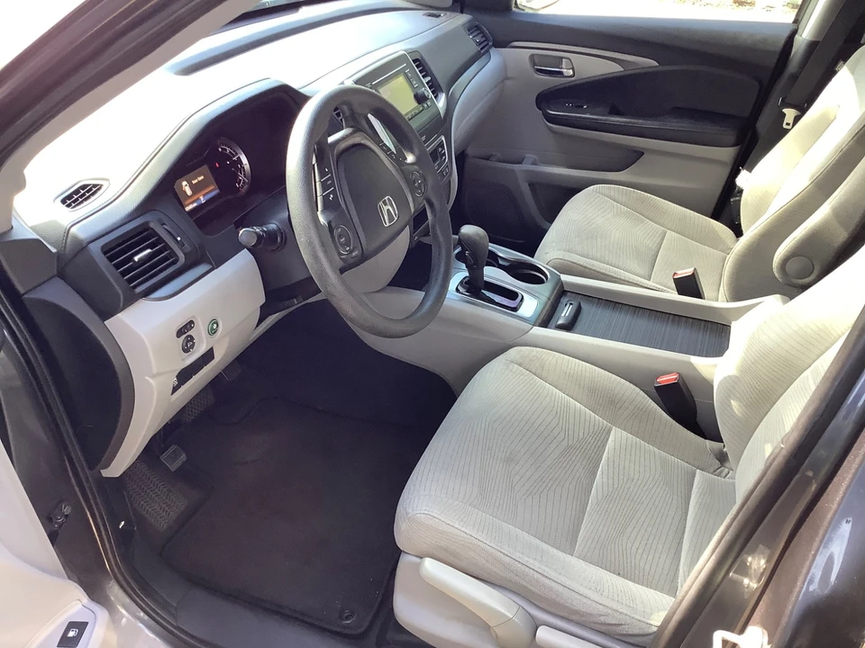 2018 Honda Pilot 3rd Gen - Image 9 of 17