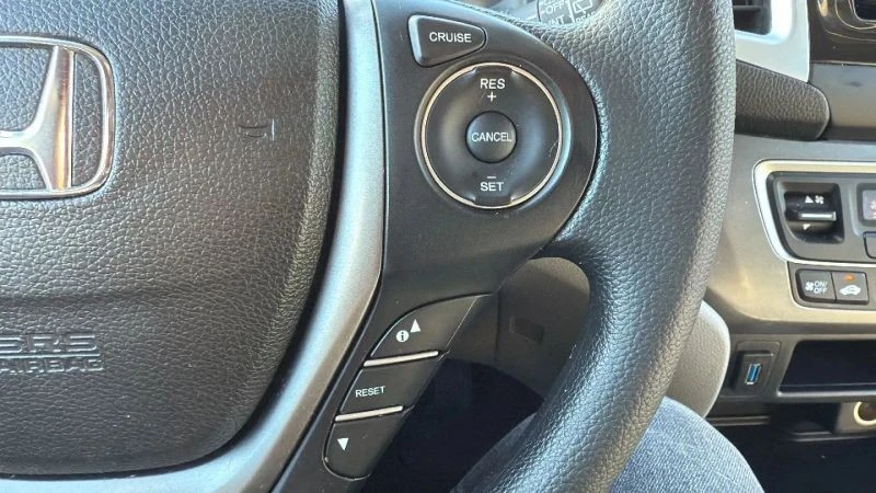 2018 Honda Pilot 3rd Gen - Image 11 of 12