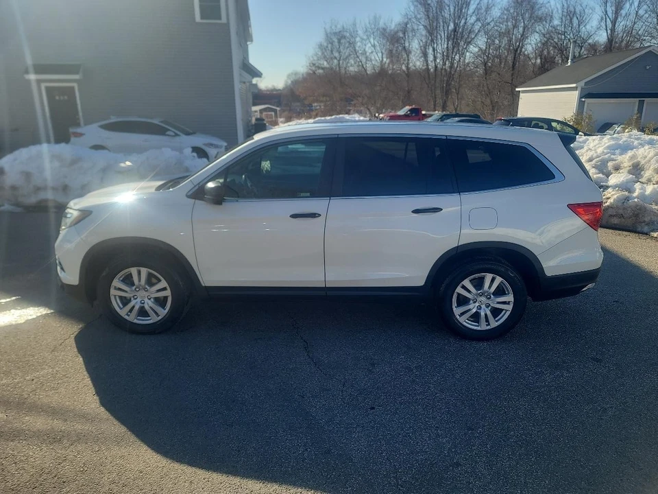 2018 Honda Pilot 3rd Gen - Image 4 of 21