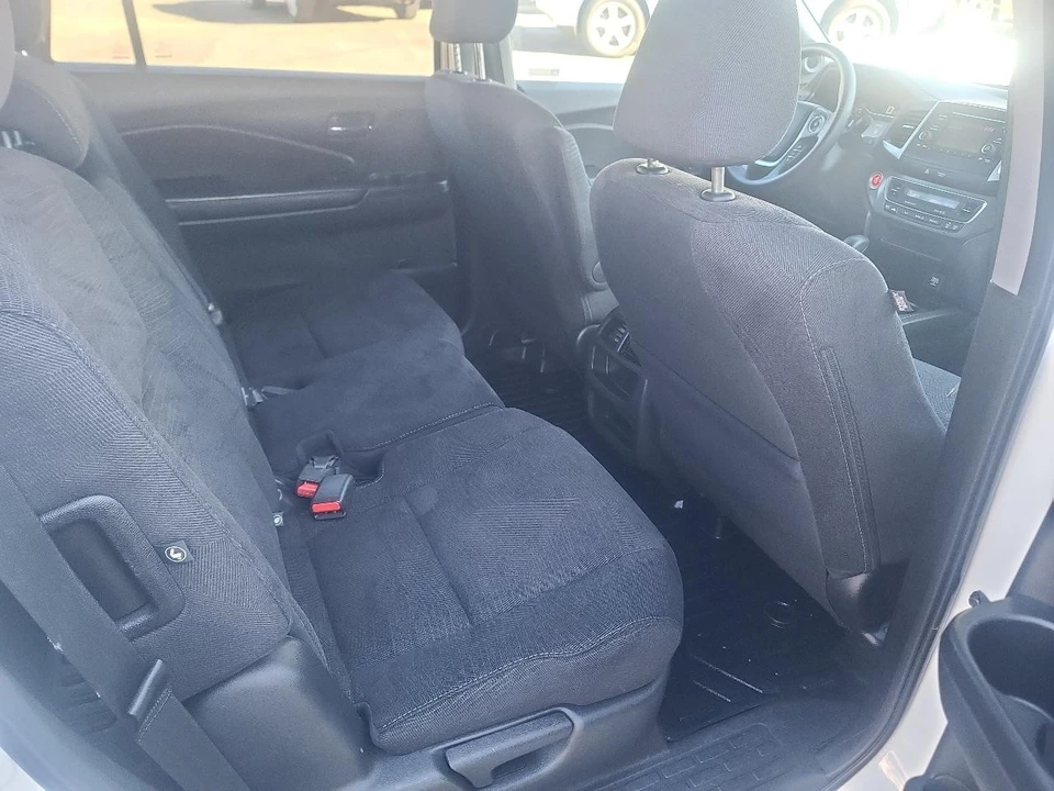 2018 Honda Pilot 3rd Gen - Image 16 of 21