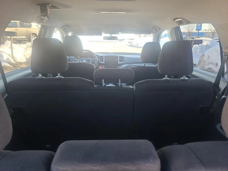 2018 Honda Pilot 3rd Gen - Image 14 of 21