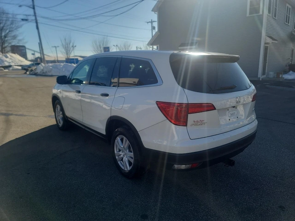 2018 Honda Pilot 3rd Gen - Image 5 of 21
