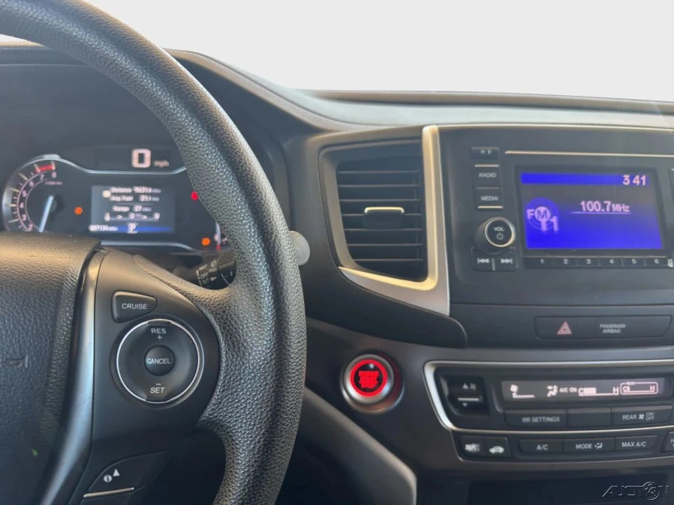 2018 Honda Pilot 3rd Gen - Image 16 of 21