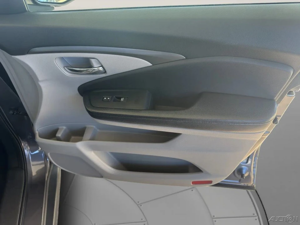 2018 Honda Pilot 3rd Gen - Image 18 of 21