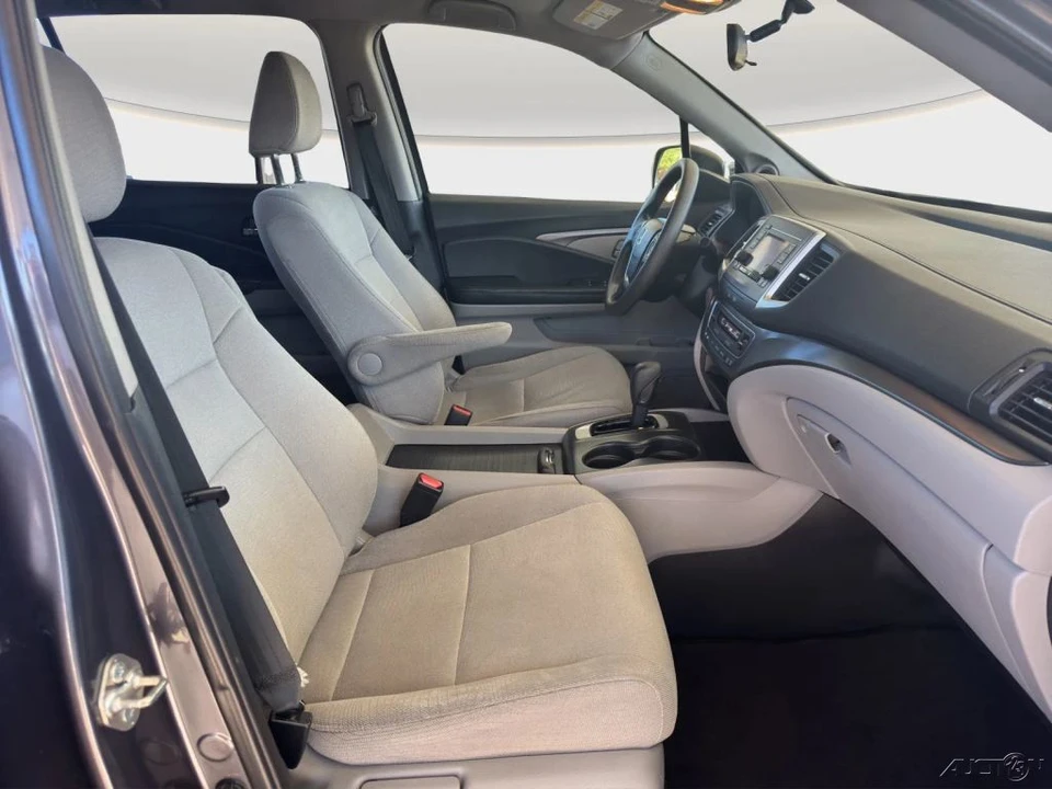 2018 Honda Pilot 3rd Gen - Image 19 of 21