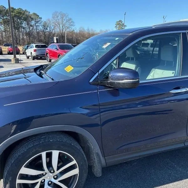 2018 Honda Pilot 3rd Gen - Image 2 of 12