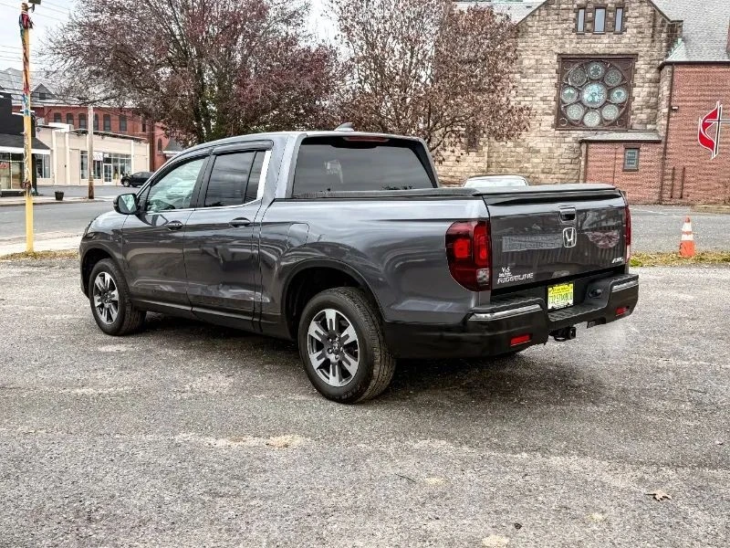 2018 Honda Ridgeline 2nd Gen - Image 9 of 12