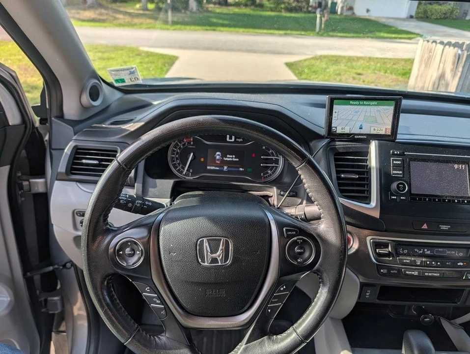 2018 Honda Ridgeline 2nd Gen - Image 5 of 6