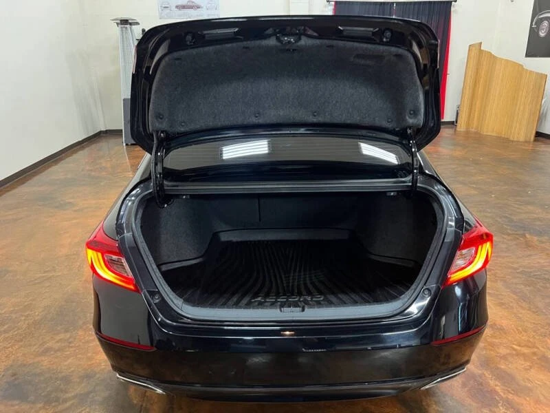 2018 Honda Accord 10th Gen - Image 11 of 18