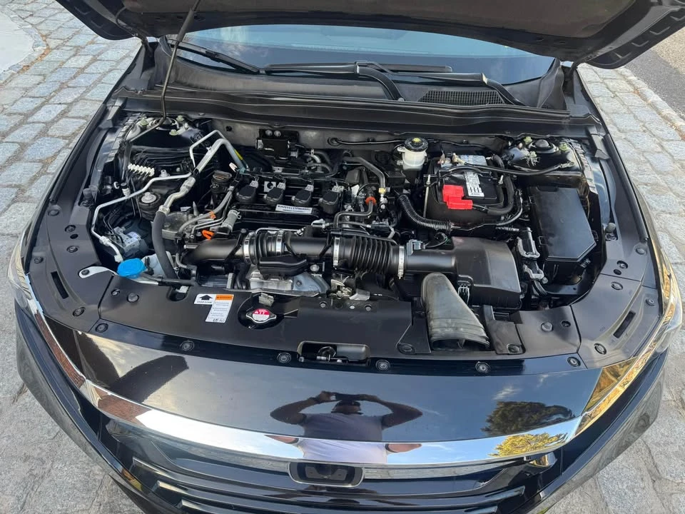 2018 Honda Accord 10th Gen - Image 8 of 10