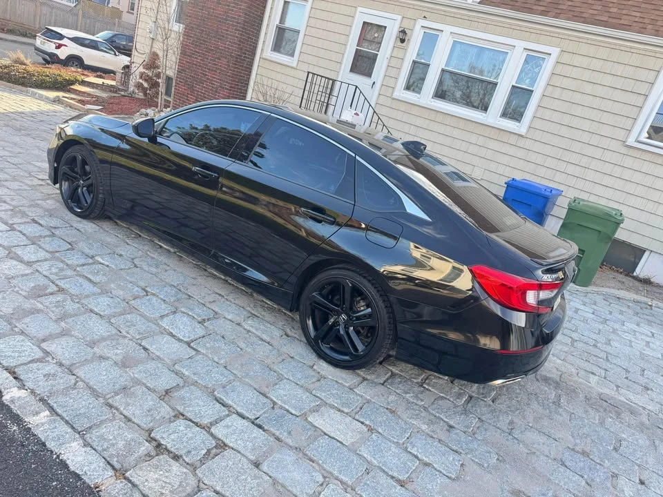 2018 Honda Accord 10th Gen - Image 3 of 10