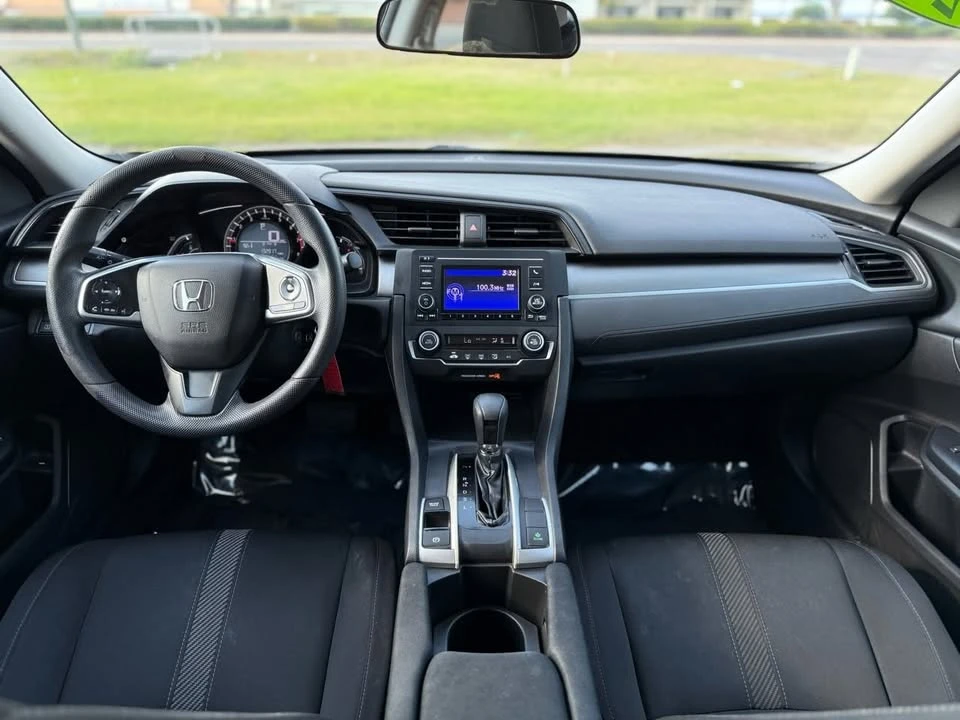 2018 Honda Civic 10th Gen - Image 8 of 12