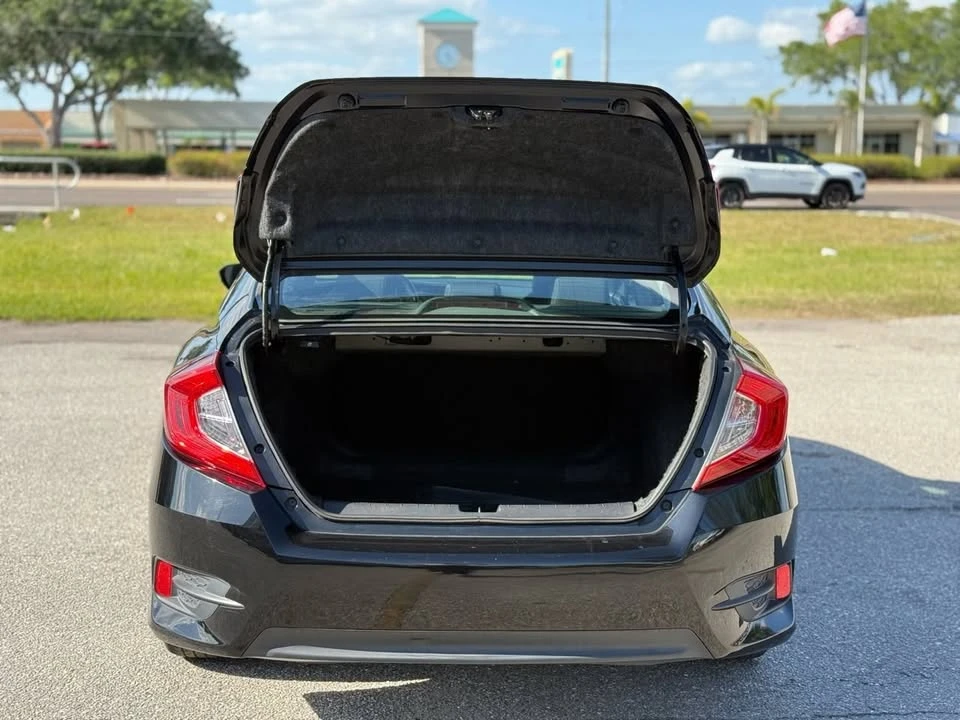 2018 Honda Civic 10th Gen - Image 5 of 12