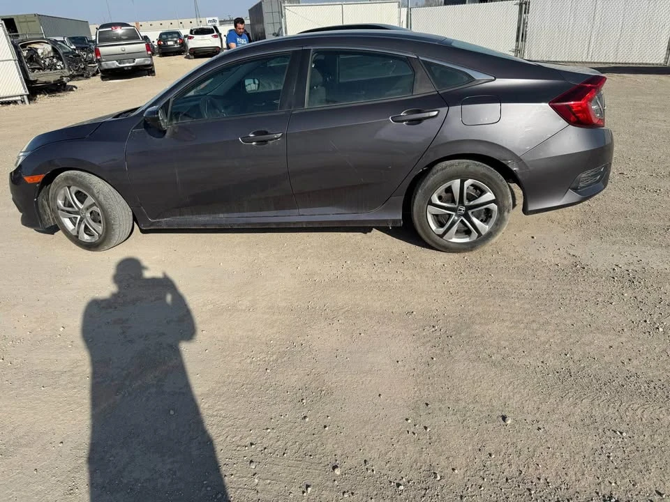2018 Honda Civic 10th Gen - Image 4 of 10