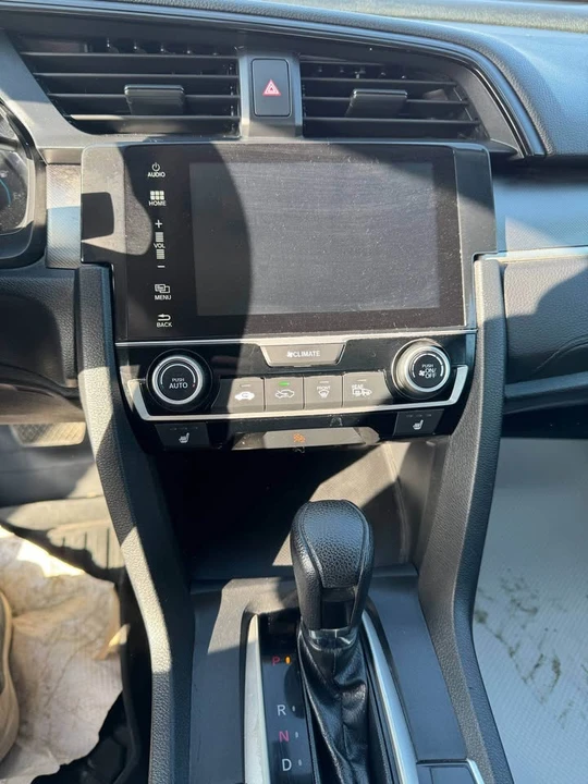 2018 Honda Civic 10th Gen - Image 10 of 10