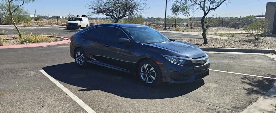 2018 Honda Civic 10th Gen - Image 9 of 17