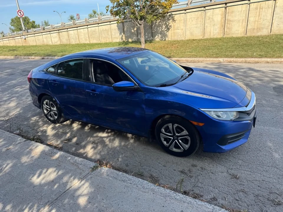 2018 Honda Civic 10th Gen - Image 2 of 11