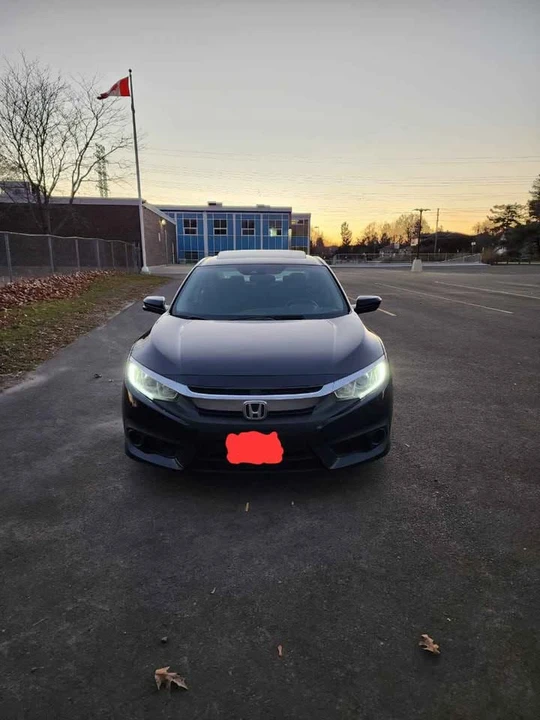 2018 Honda Civic 10th Gen - Image 12 of 15