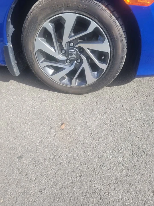 2018 Honda Civic 10th Gen - Image 4 of 12