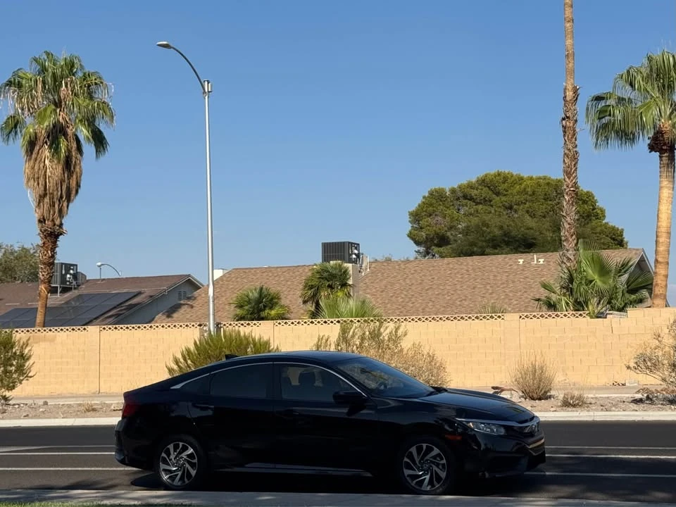2018 Honda Civic 10th Gen - Image 7 of 13