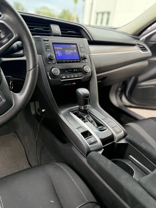 2018 Honda Civic 10th Gen - Image 12 of 14