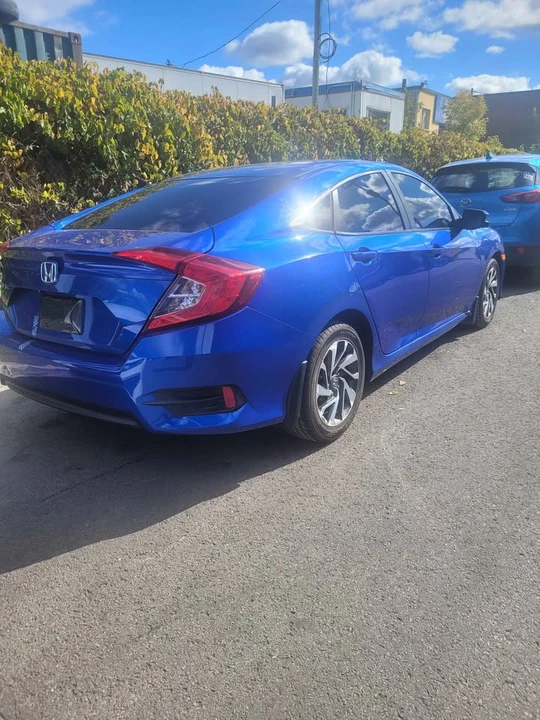 2018 Honda Civic 10th Gen - Image 2 of 12