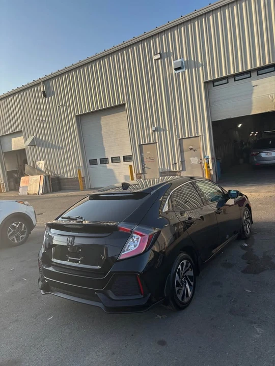 2018 Honda Civic 10th Gen - Image 19 of 20