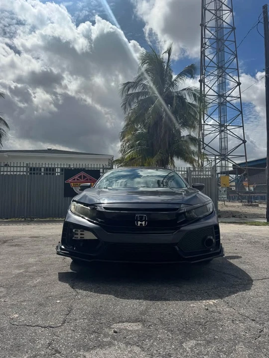 2018 Honda Civic 10th Gen - Image 2 of 12
