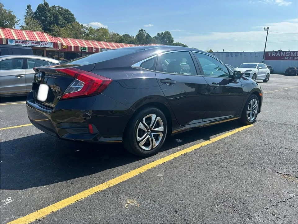 2018 Honda Civic 10th Gen - Image 3 of 14
