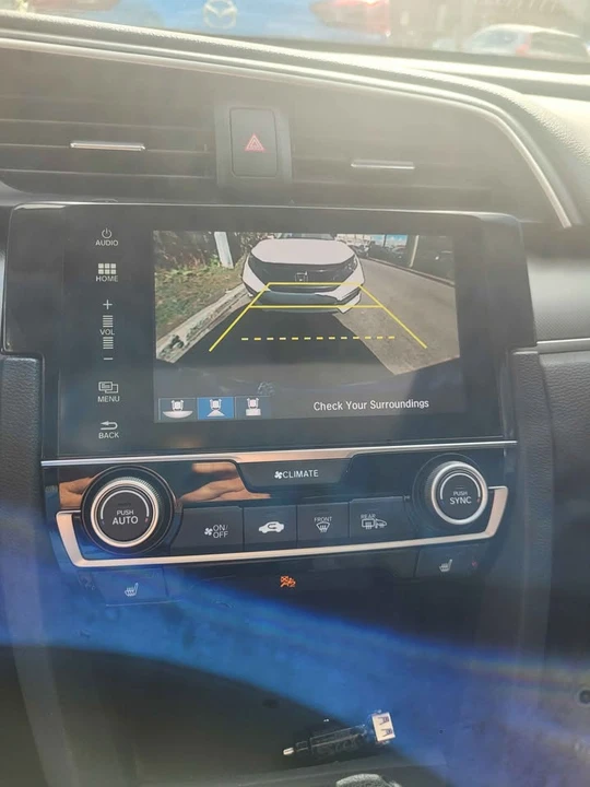 2018 Honda Civic 10th Gen - Image 10 of 12