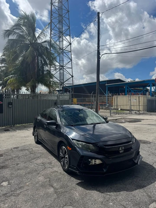 2018 Honda Civic 10th Gen - Image 3 of 12