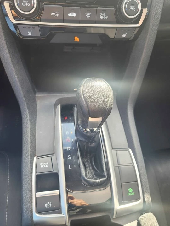 2018 Honda Civic 10th Gen - Image 5 of 12