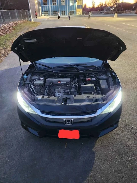 2018 Honda Civic 10th Gen - Image 11 of 15