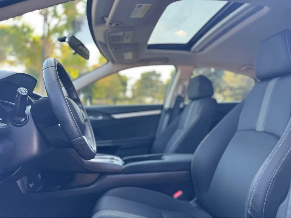 2018 Honda Civic 10th Gen - Image 10 of 13