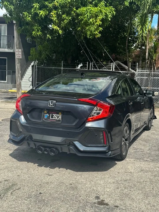 2018 Honda Civic 10th Gen - Image 5 of 12