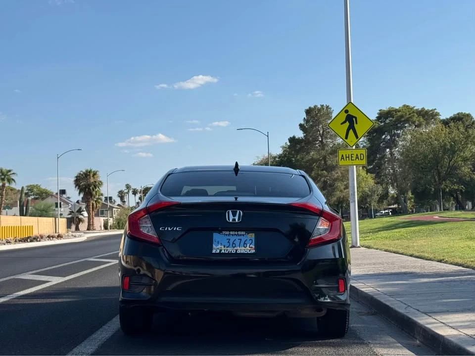 2018 Honda Civic 10th Gen - Image 4 of 13